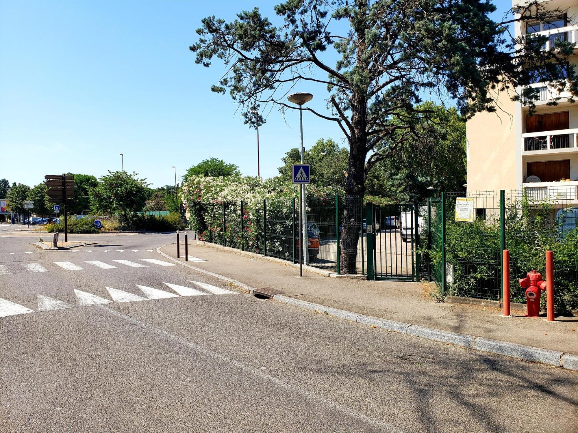 Air-Conditioned Residential Suite From 1 To 6 - Bathtubs In Rooms - Wifi - Kitchen - Laundry - Self-Arrival - Parking Avignon Buitenkant foto